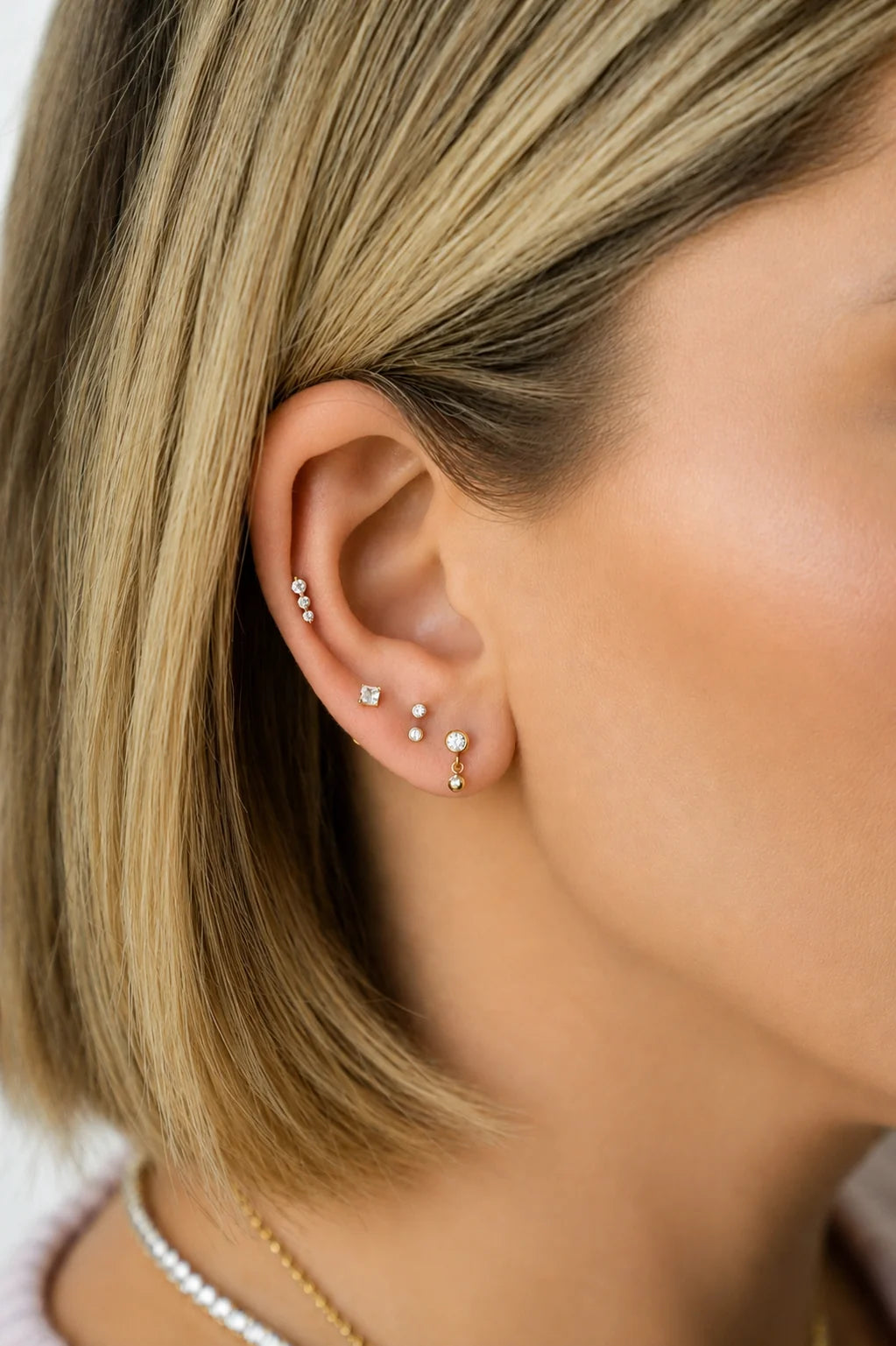 14K Starburst White Sapphire Flat Back Stud
