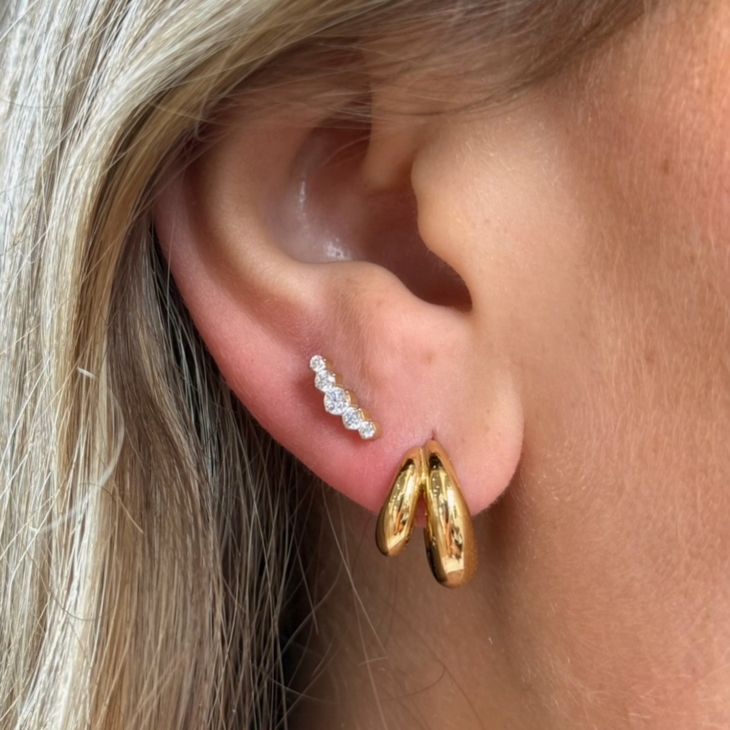 Five Stone CZ Graduated Bezel Flat Back Stud